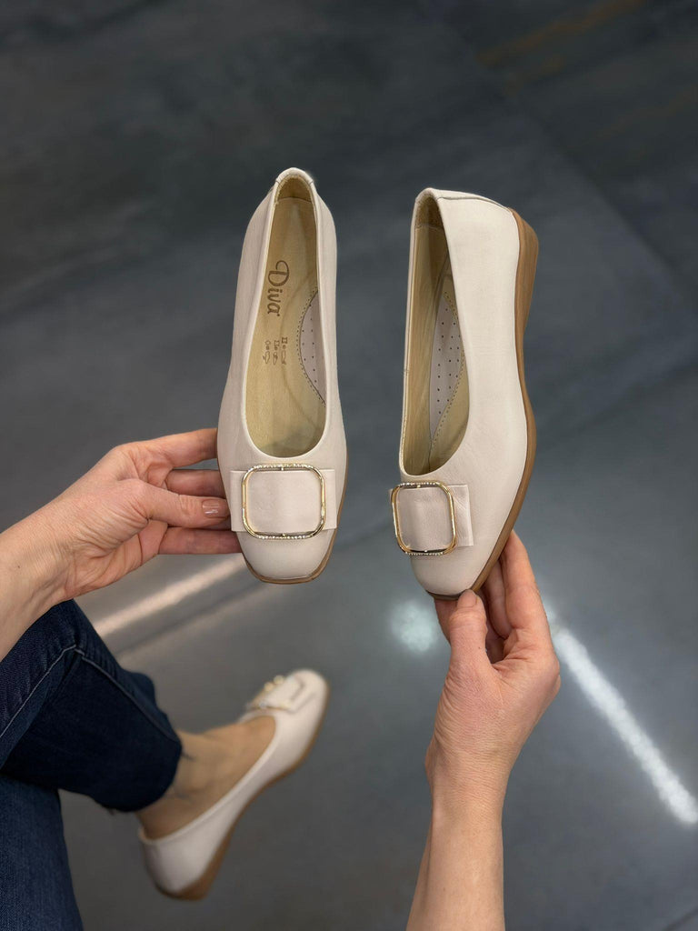 Bej Cilt Deri Tokalı Kadın Günlük Ayakkabı