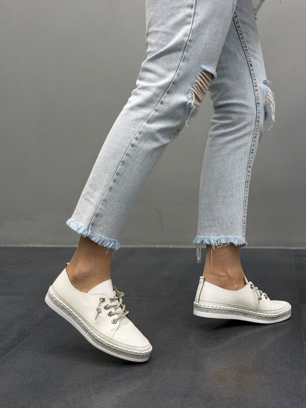 Beyaz Cilt Taş Bağcıklı Kadın Günlük Ayakkabı