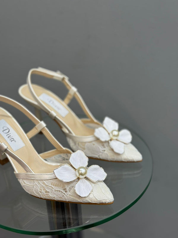 Beyaz Fileli Çiçek Tokalı Kadın Topuklu Ayakkabı