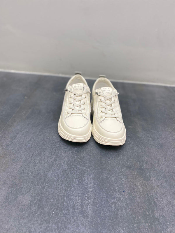 Beyaz Lastiklli Kadın Günlük Spor Ayakkabı