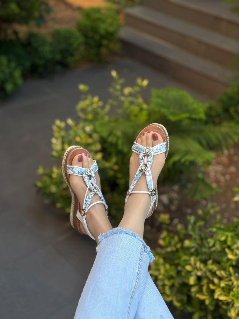 Beyaz Multi Dolgu Kadın Günlük Sandalet