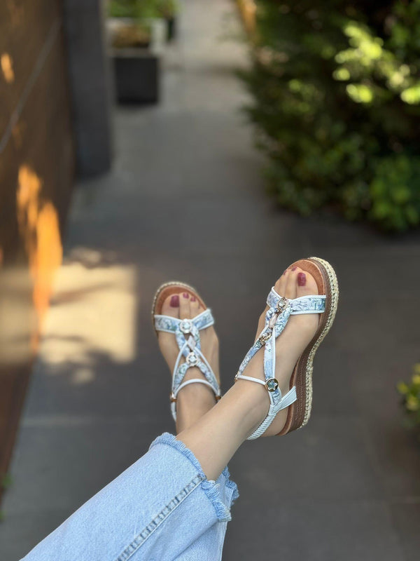 Beyaz Multi Dolgu Kadın Günlük Sandalet