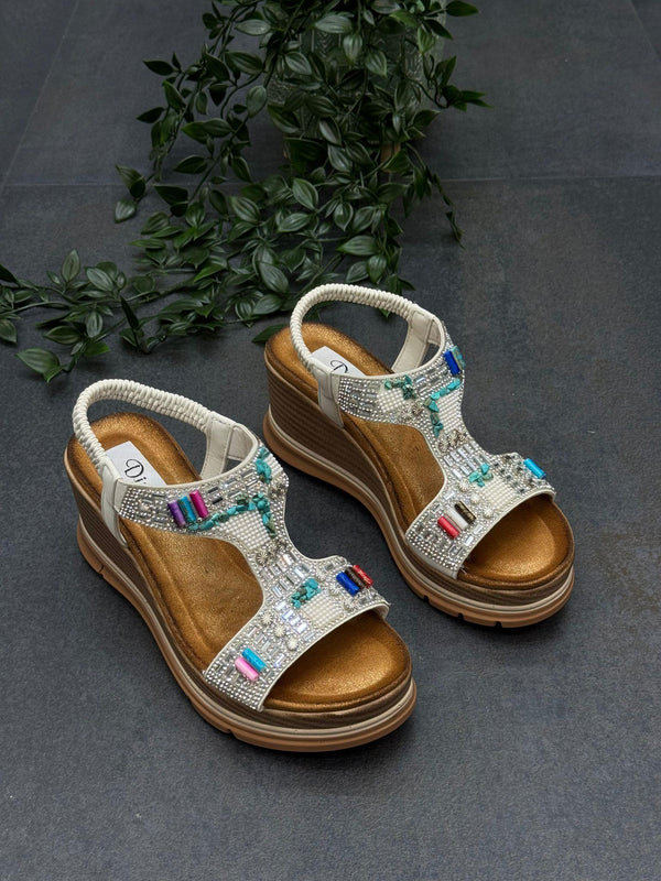 Beyaz Multi Taşlı Kadın Dolgu Sandalet