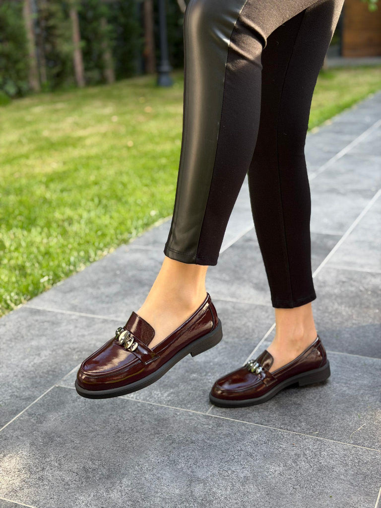 Bordo Rugan Deri Tokalı Kadın Günlük Ayakkabı