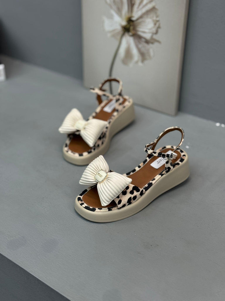 Diva Bej Leopar Kadın Günlük Sandalet