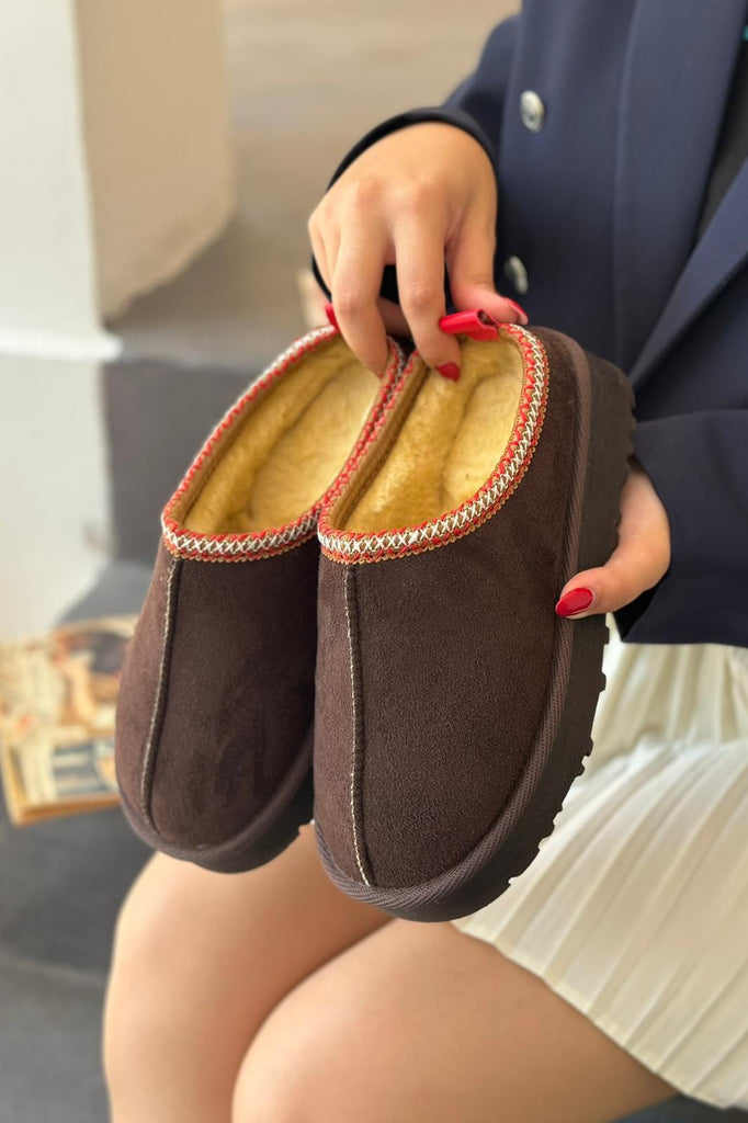 Diva Kahve Süet Yünlü Kadın Günlük Terlik