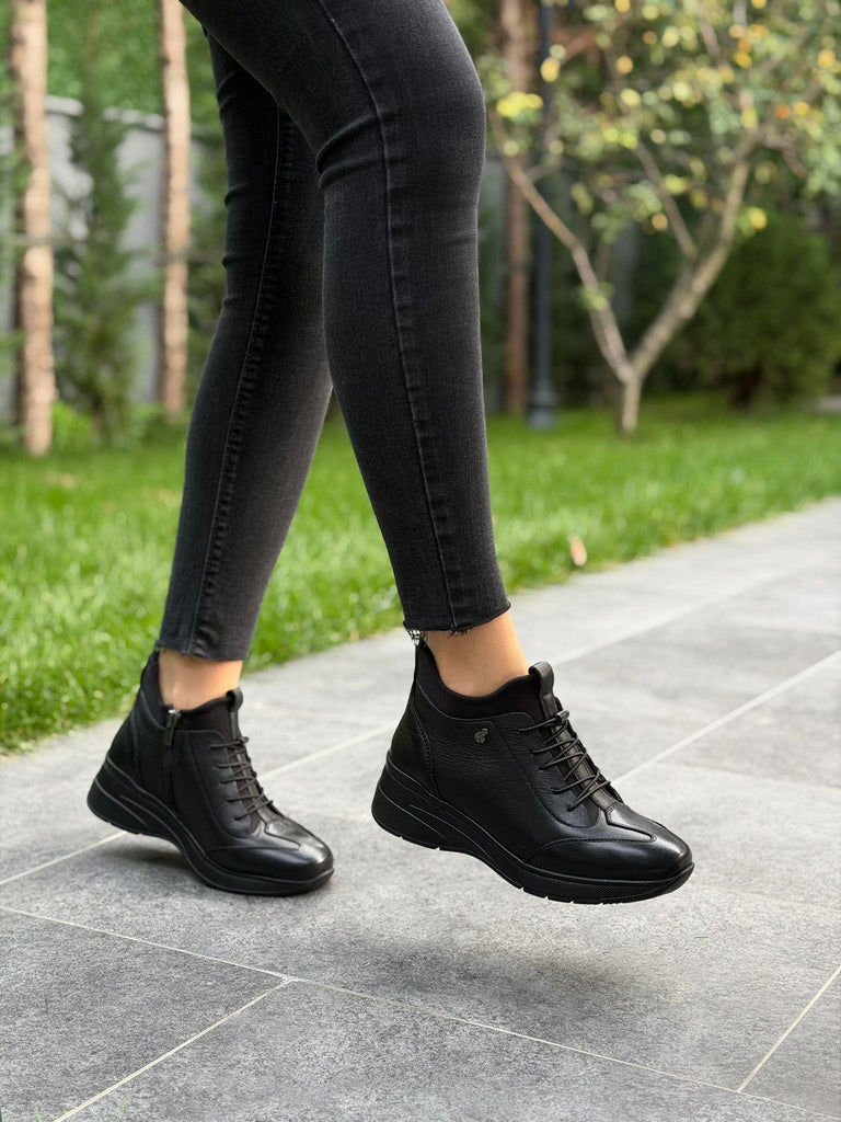 Diva Siyah Cilt Deri Likralı Kadın Günlük Bot