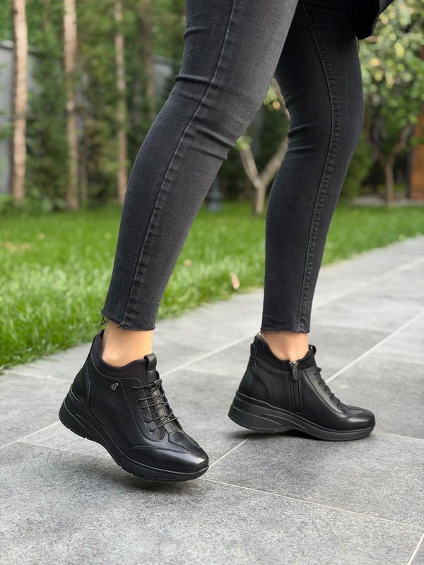 Diva Siyah Cilt Deri Likralı Kadın Günlük Bot