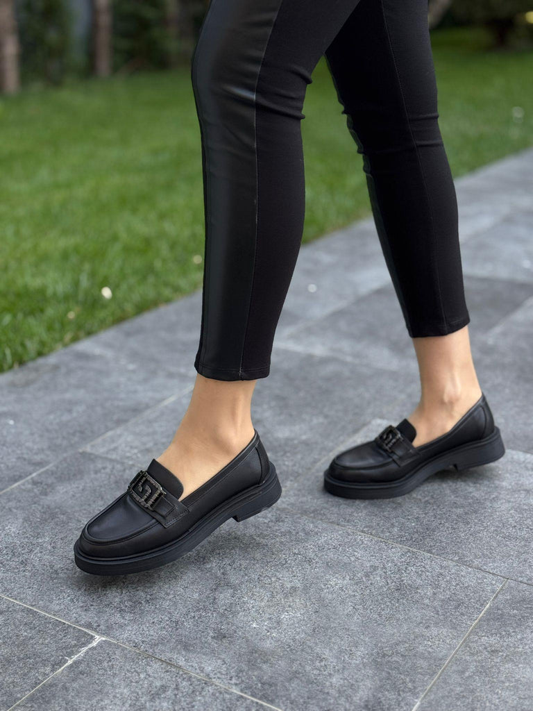 Diva Siyah Cilt Deri Tokalı Kadın Ayakkabı