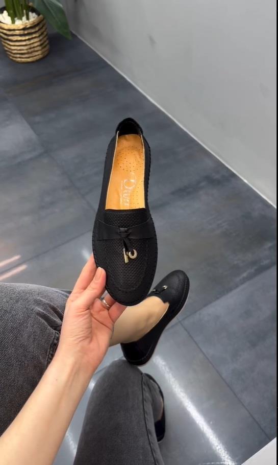 Diva Siyah Deri Püsküllü Kadın Günlük Ayakkabı