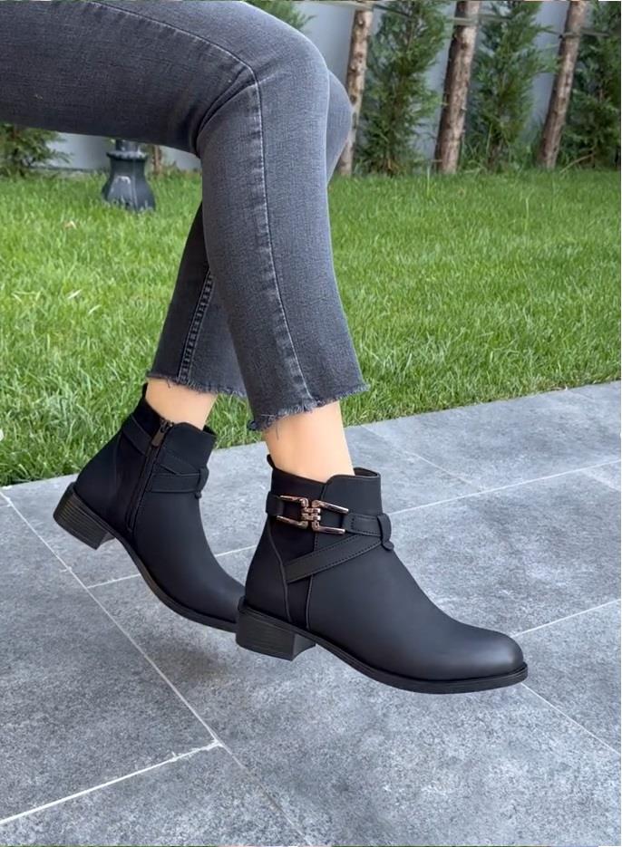 Diva Siyah Tokalı Kadın Günlük Bot
