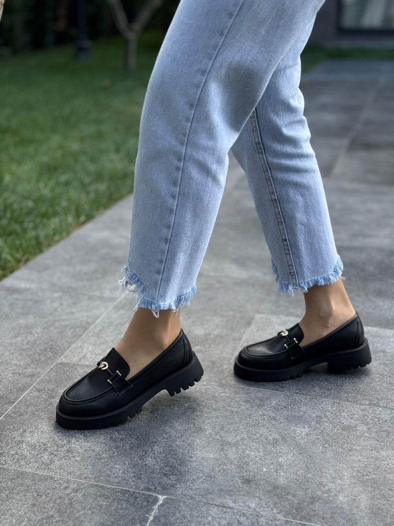 Diva Siyah Tokalı Maskülen Kadın Ayakkabı