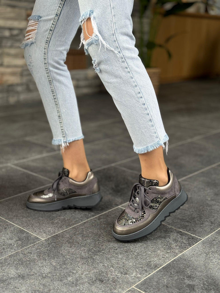 Gri Bağcıklı Kadın Günlük Spor Ayakkabı