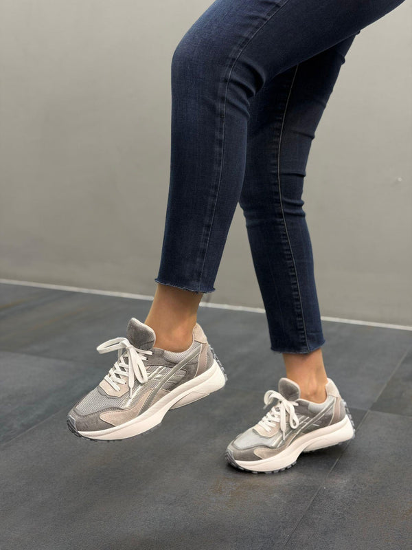 Gri Gümüş Kadın Günlük Spor Ayakkabı