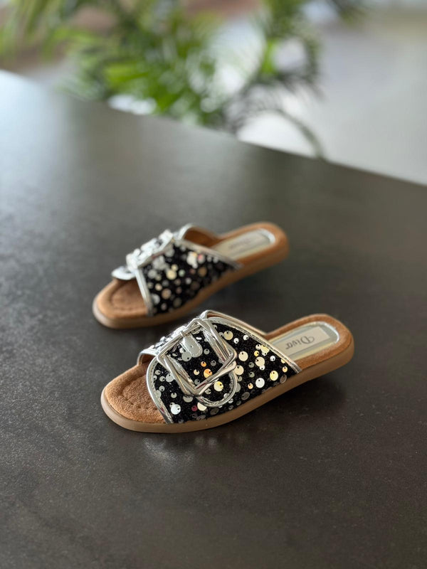 Gümüş Pullu Tokalı Kadın Günlük Terlik