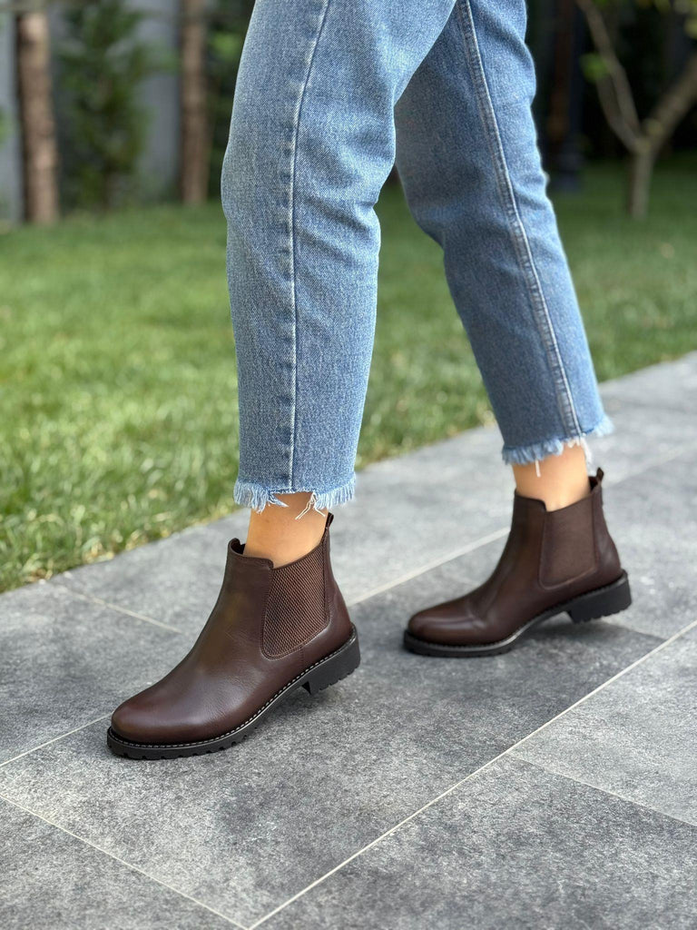 Kahve Deri Lastikli Kadın Günlük Bot