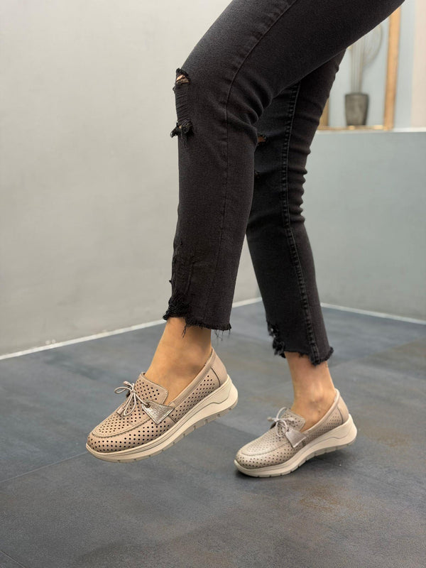 Krem Deri Lazerli Fiyonklu Kadın Günlük Ayakkabı