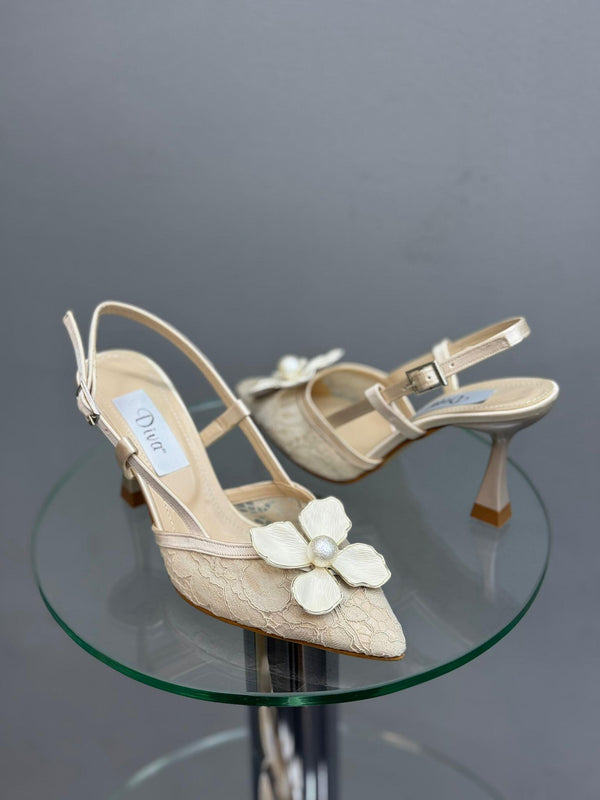 Krem Fileli Çiçek Tokalı Kadın Topuklu Ayakkabı