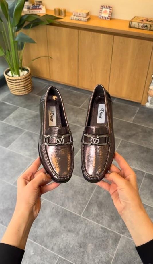 Platin Kırışık Tokalı Kadın Günlük Babet