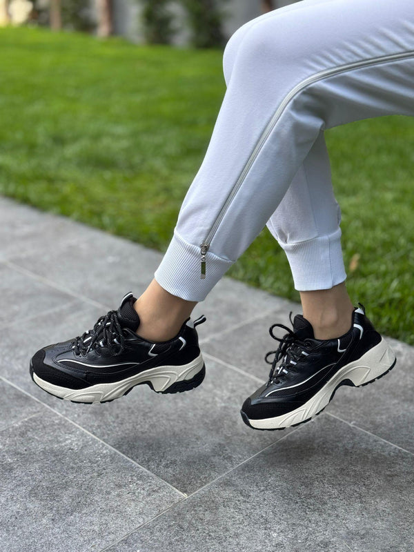 Siyah Bağcıklı Kadın Günlük Spor