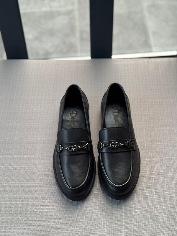 Siyah Cilt Deri Tokalı Kadın Günlük Ayakkabı