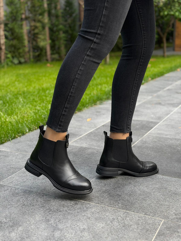 Siyah Cilt Lastikli Kadın Günlük Bot