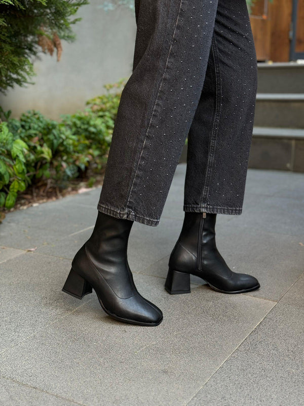 Siyah Cilt Streçli Kadın Günlük Bot