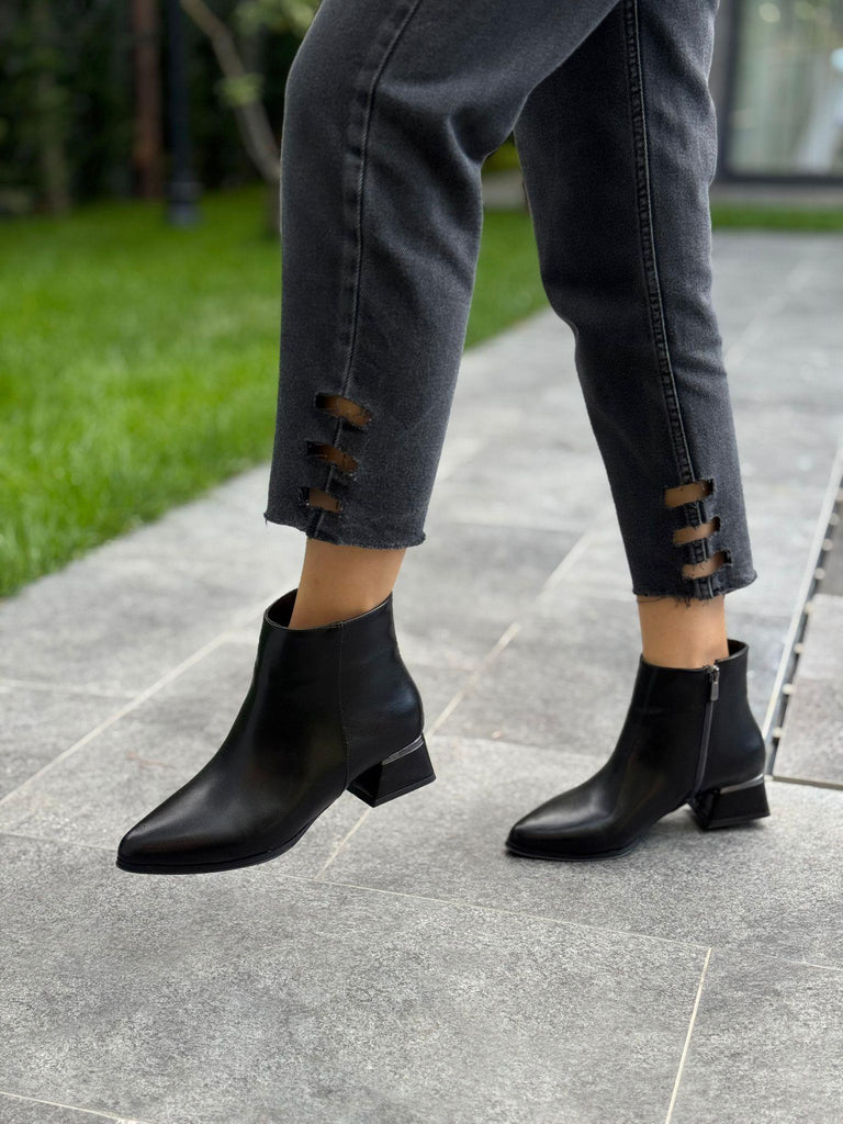Siyah Cilt Topuklu Kadın Günlük Bot