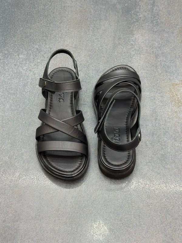 Siyah Deri Bantlı Kadın Günlük Sandalet