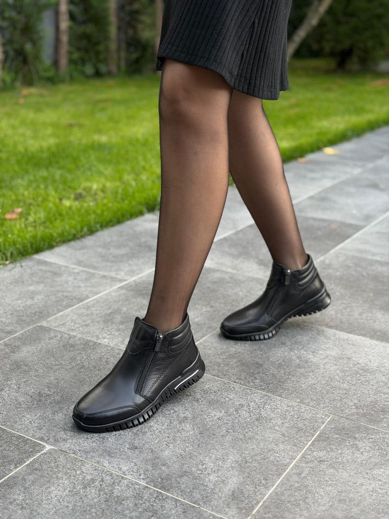 Siyah Deri Çift Fermuarlı Ortopedik Bot