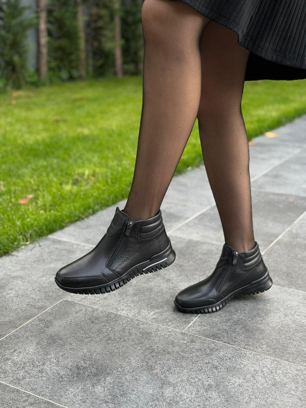 Siyah Deri Çift Fermuarlı Ortopedik Bot