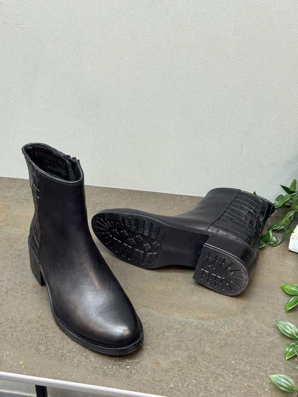 Siyah Deri Kroko Kadın Günlük Bot