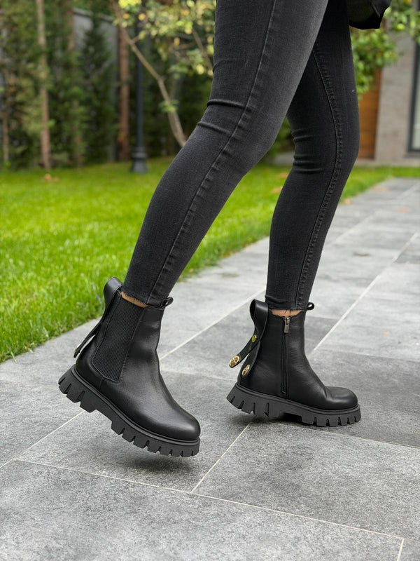 Siyah Deri Lastikli Kadın Günlük Bot