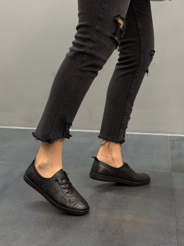 Siyah Deri Lazerli Kadın Günlük Ayakkabı