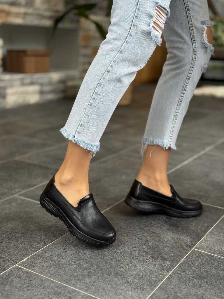 Siyah Deri Ortopedik Kadın Günlük Ayakkabı