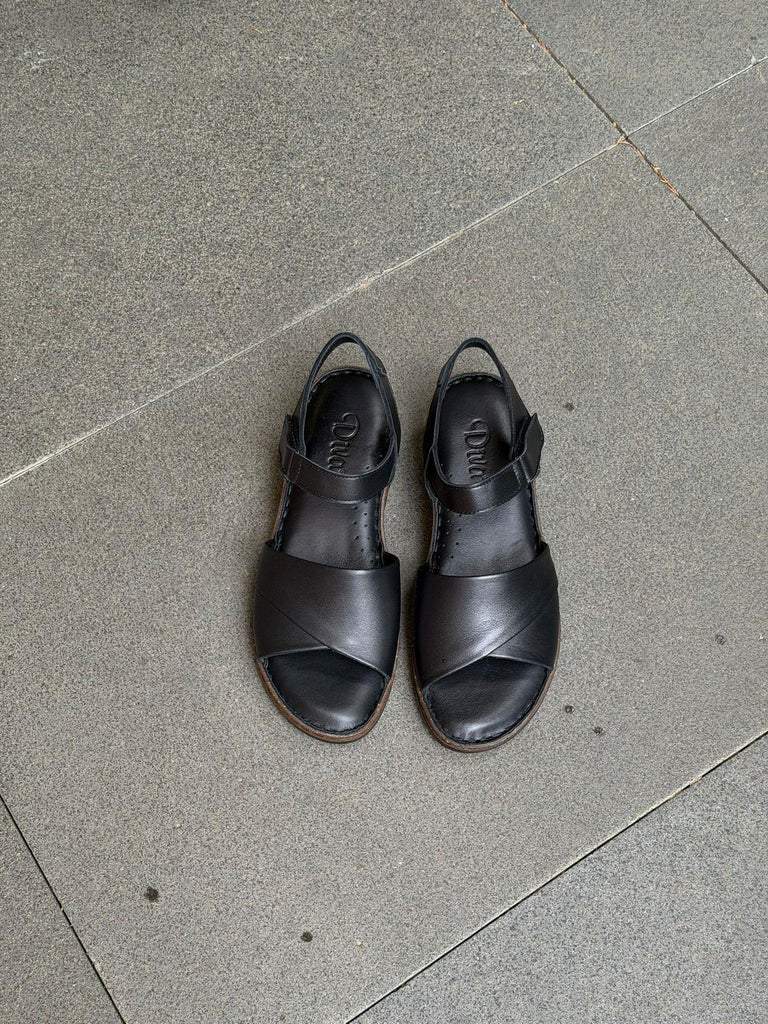 Siyah Deri Ortopedik Kadın Günlük Sandalet