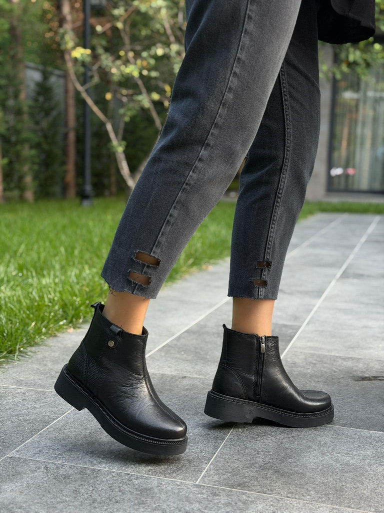 Siyah Deri Pimli Kadın Günlük Ayakkabı