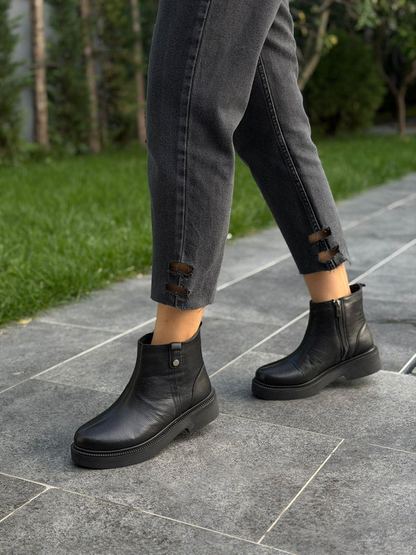 Siyah Deri Pimli Kadın Günlük Ayakkabı