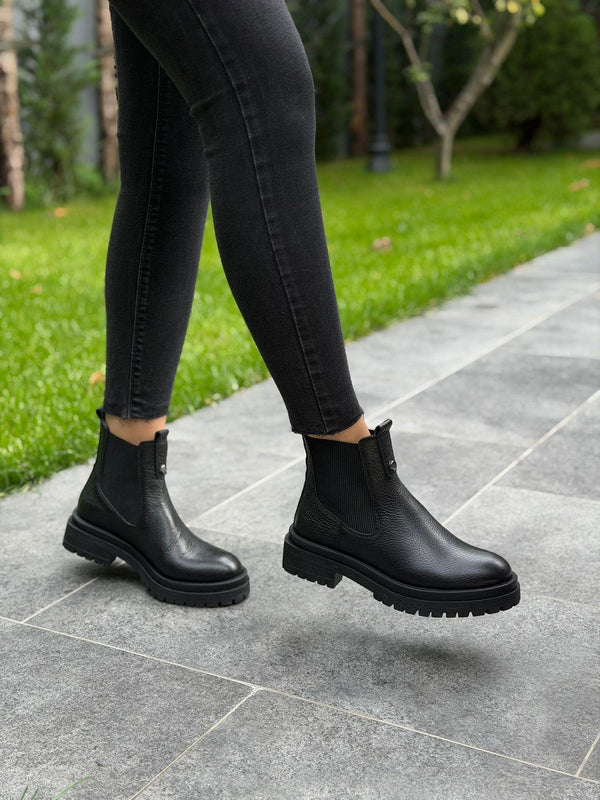 Siyah Floter Deri Lastikli Kadın Günlük bot