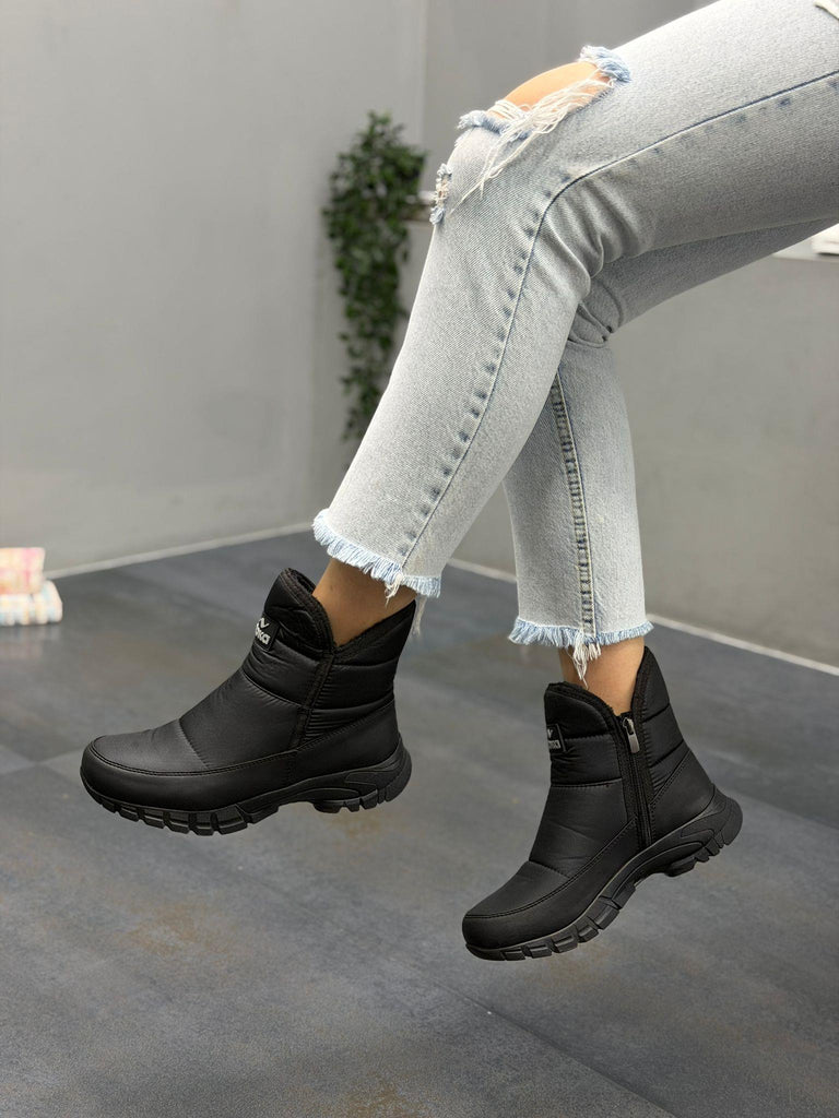 Siyah Kürklü Paraşüt Kumaş Kadın Günlük Bot