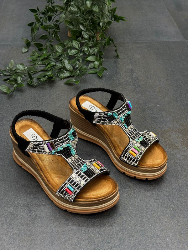 Siyah Multi Taşlı Kadın Dolgu Sandalet