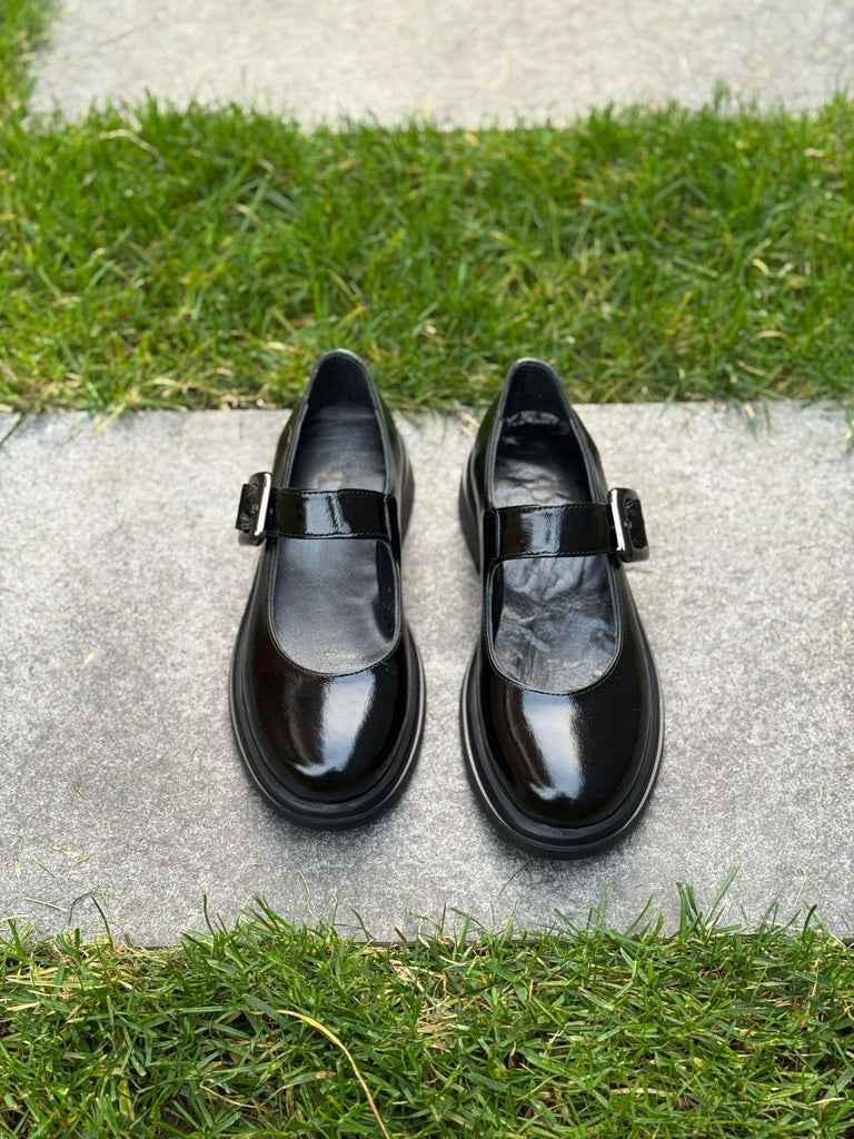 Siyah Rugan Deri Bantlı Kadın Günlük Ayakkabı