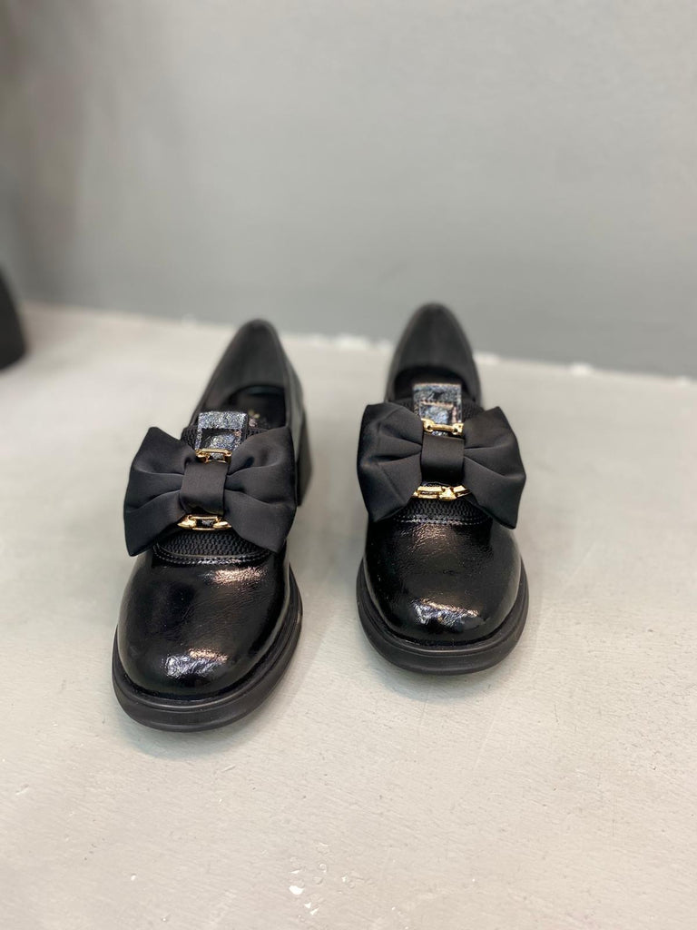 Siyah Rustik Topuklu Fiyonklu Kadın Ayakkabı