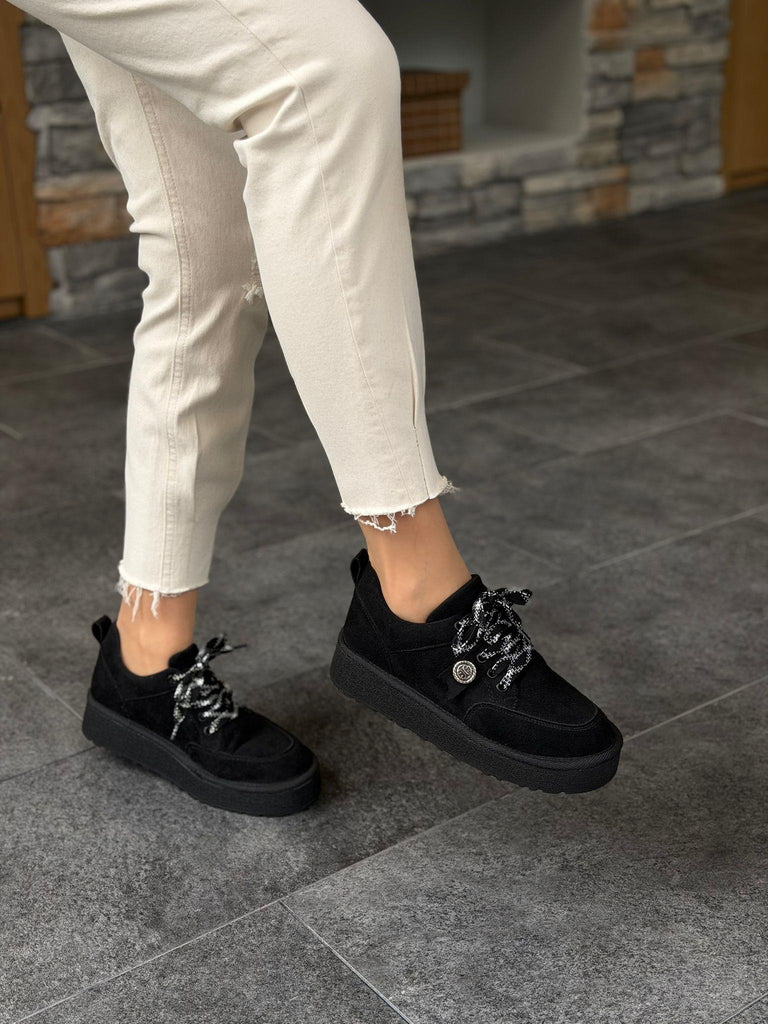 Siyah Süet Bağcıklı Kadın Günlük Ayakkabı