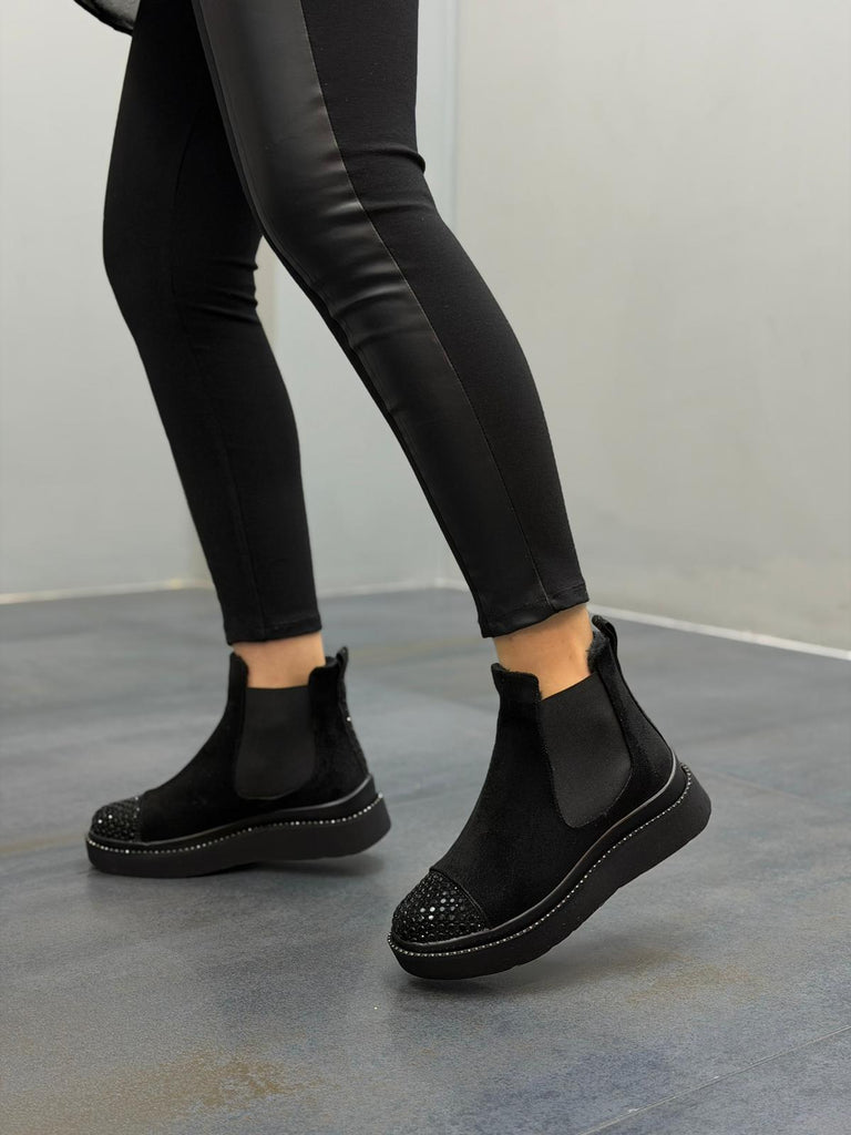 Siyah Süet Taşlı Kadın Günlük Bot
