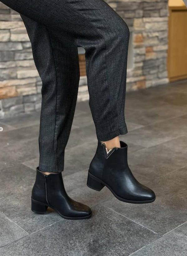 Siyah Tokalı Topuklu Kadın Günlük Bot