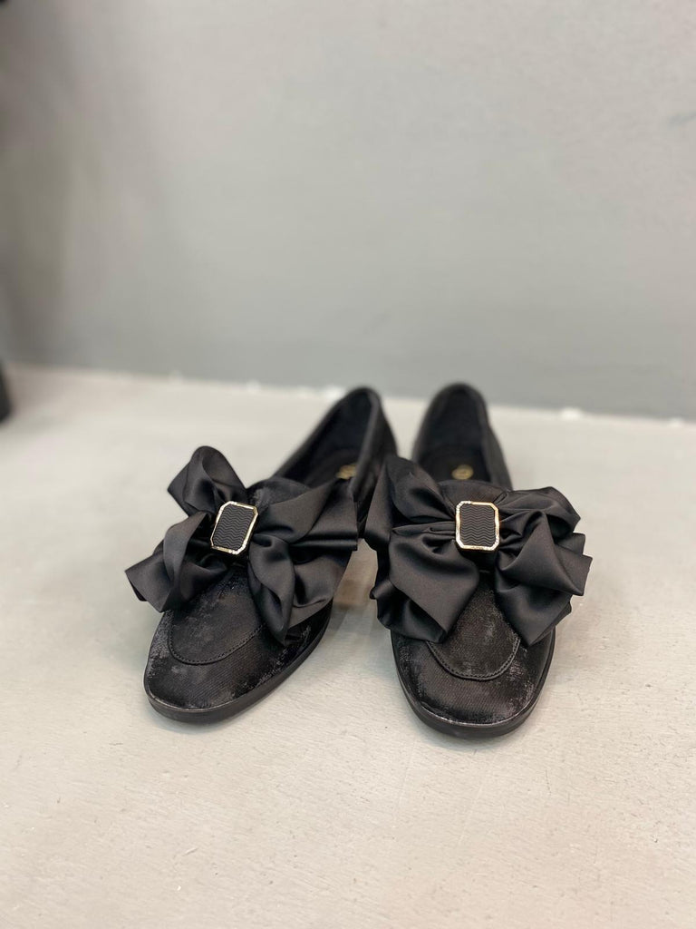 Siyah Tuvin Kumaş Kadın Günlük Babet