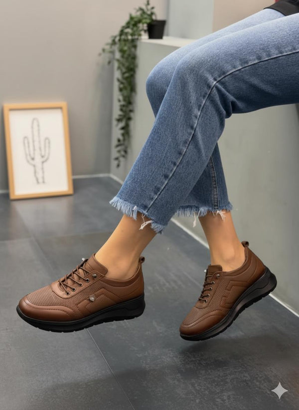 Vizon Deri Lazerli Ortopedik Kadın Ayakkabı