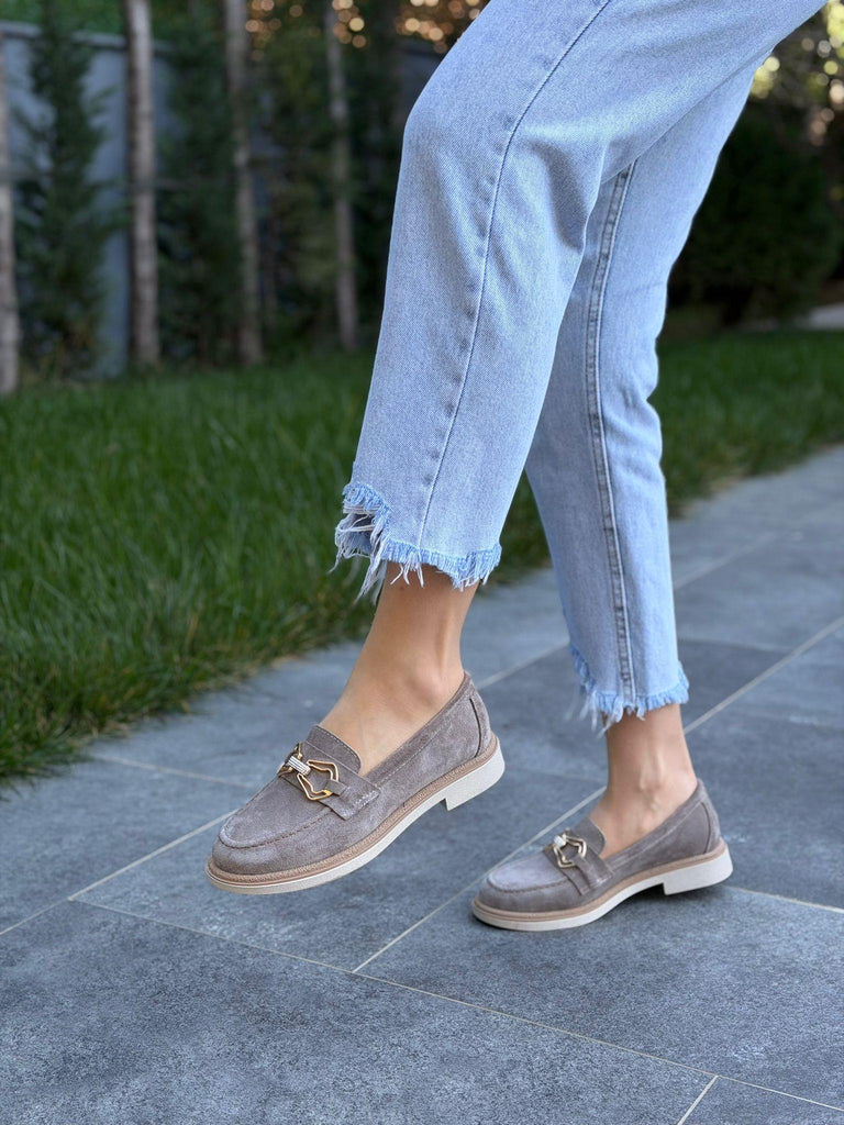 Vizon Süet Deri Tokalı Kadın Günlük Ayakkabı